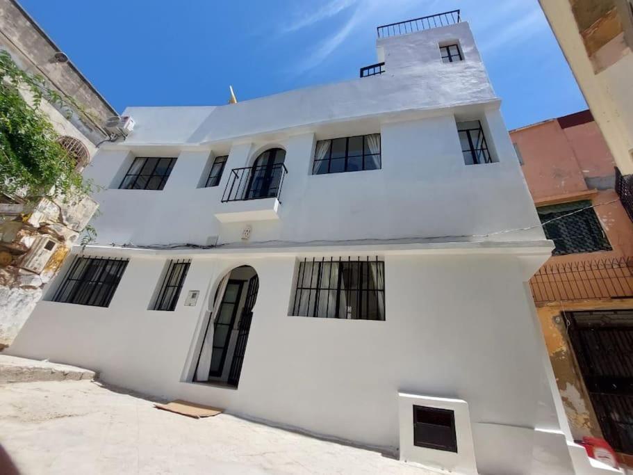 Dar Habibi F Saint Laurent Tangier Bagian luar foto
